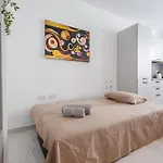 Sliema B20 - 5 Mins Walk To Valletta Ferry - Shopping Mall And Bay Sleeps 7 By Quicktrips 公寓 *