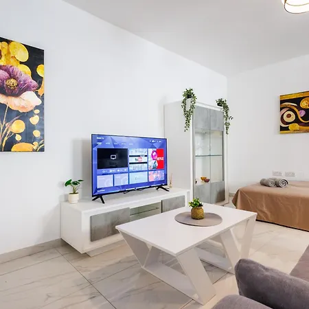 Sliema B20 - 5 Mins Walk To Valletta Ferry - Shopping Mall And Bay Sleeps 8 By Quicktrips * Gzira