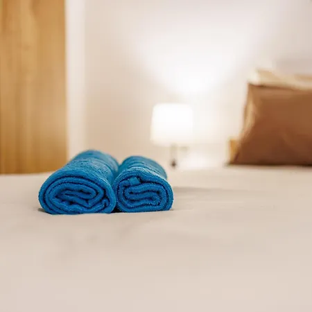 Апартаменты Sliema B20 - 5 Mins Walk To Valletta Ferry - Shopping Mall And Bay Sleeps 8 By Quicktrips *