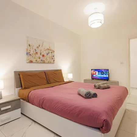 Sliema B20 - 5 Mins Walk To Valletta Ferry - Shopping Mall And Bay Sleeps 8 By Quicktrips Апартаменты *