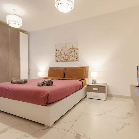Sliema B20 - 5 Mins Walk To Valletta Ferry - Shopping Mall And Bay Sleeps 8 By Quicktrips * Gzira