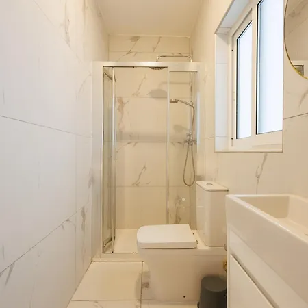 Sliema B20 - 5 Mins Walk To Valletta Ferry - Shopping Mall And Bay Sleeps 7 By Quicktrips * Gzira