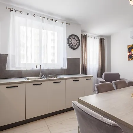 Sliema B20 - 5 Mins Walk To Valletta Ferry - Shopping Mall And Bay Sleeps 8 By Quicktrips Апартаменты *