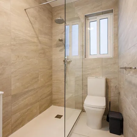 Sliema B20 - 5 Mins Walk To Valletta Ferry - Shopping Mall And Bay Sleeps 7 By Quicktrips * Gzira