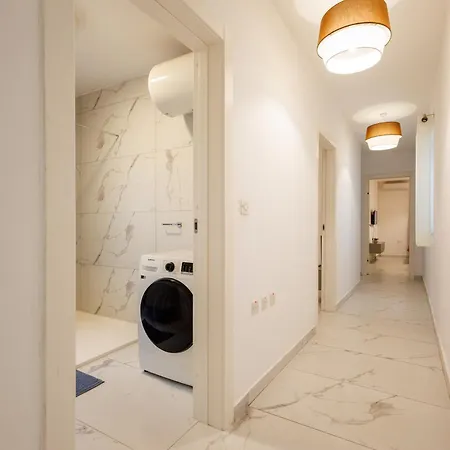 Апартаменты Sliema B20 - 5 Mins Walk To Valletta Ferry - Shopping Mall And Bay Sleeps 8 By Quicktrips Gzira