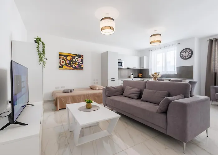 شقة Sliema B20 - 5 Mins Walk To Valletta Ferry - Shopping Mall And Bay Sleeps 8 By Quicktrips Gzira