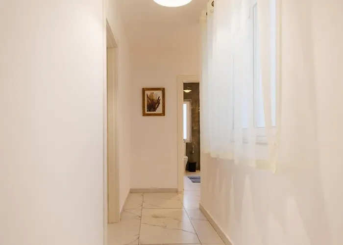 Sliema B20 - 5 Mins Walk To Valletta Ferry - Shopping Mall And Bay Sleeps 8 By Quicktrips Daire